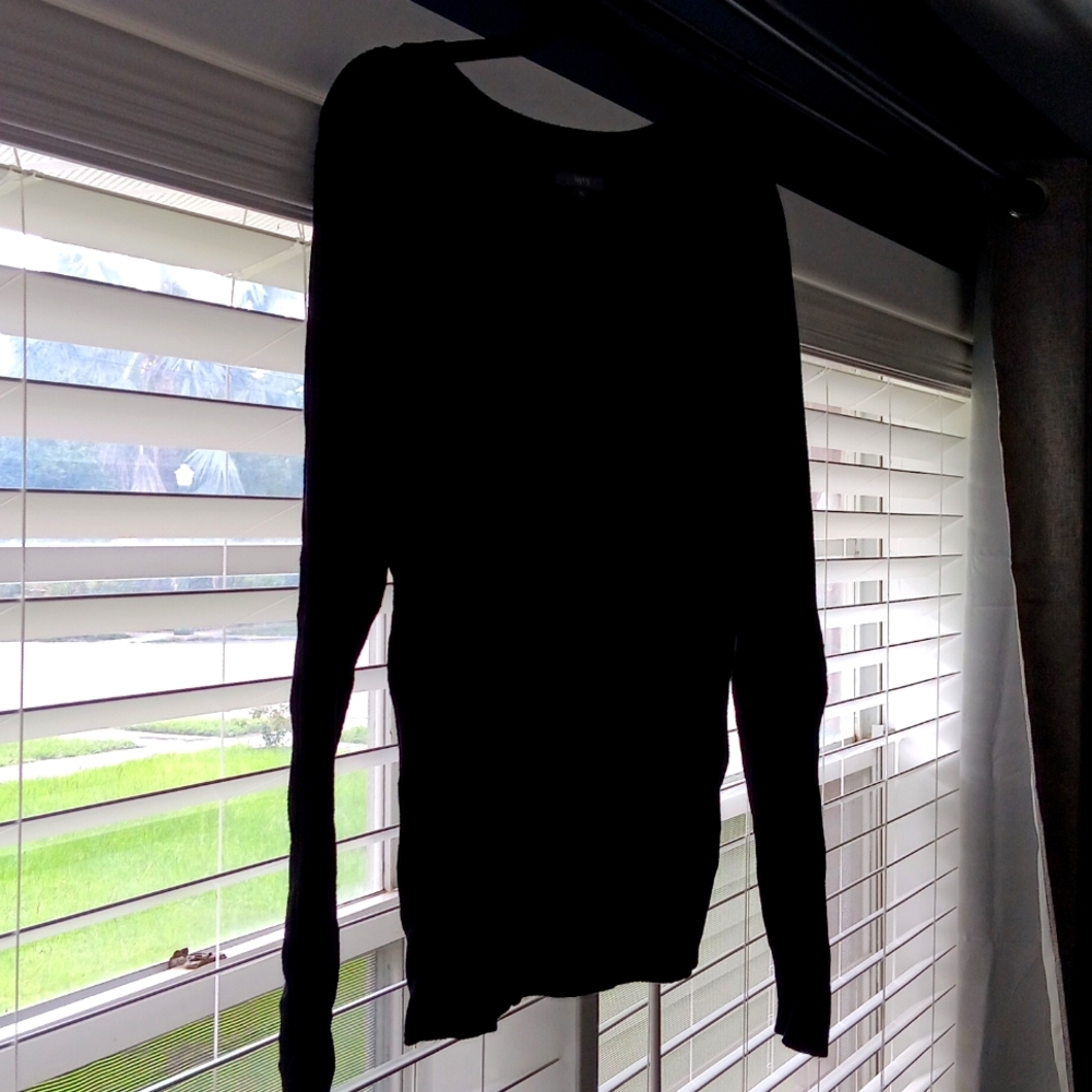 Black sweatshirt apt 9 size xl